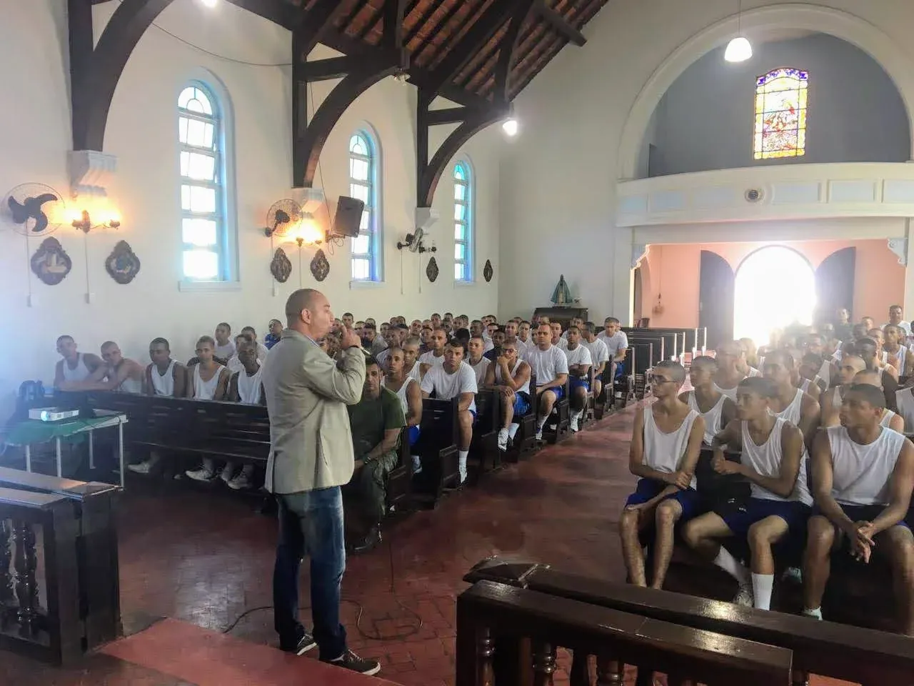 Flávio Soares em palestra de saúde mental para a Marinha do Brasil