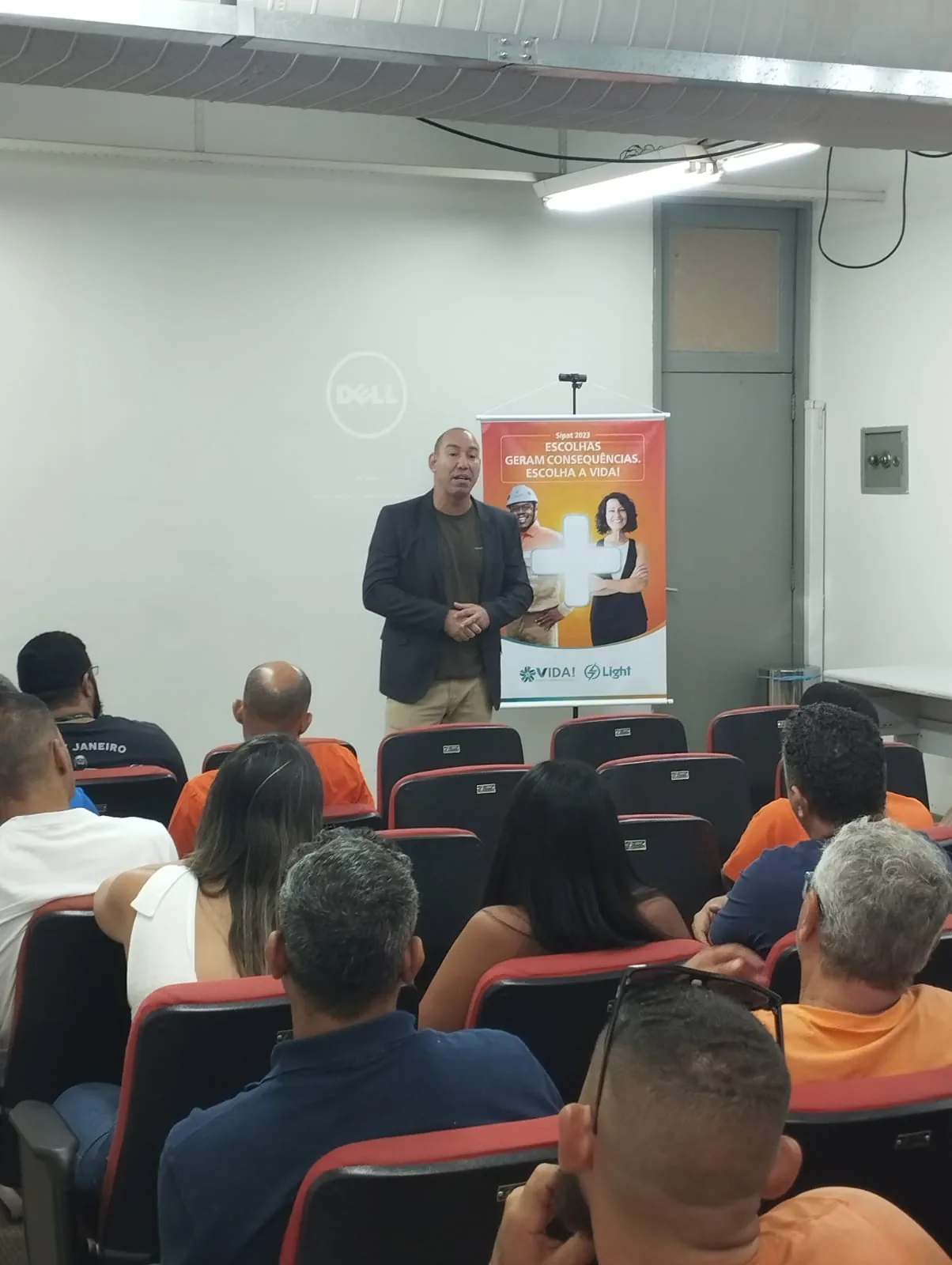 Flávio Soares em palestra SIPAT sobre saúde mental corporativa